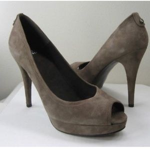 STUART WEITZMAN Palace PeepToe Mushroom Suede Pump